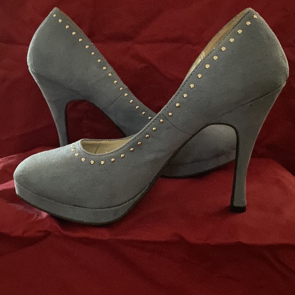 Some thing blue! City Streets 👠 - Picture 3 of 11